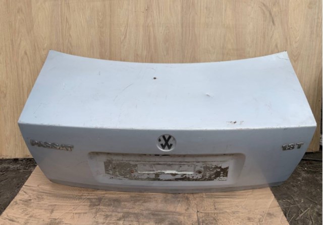 Кришка багажника кузова 3B5827025AK VAG