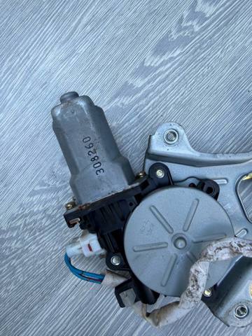 Моторчик склопідйомника двері задніх, правих 62188AG000 SUBARU