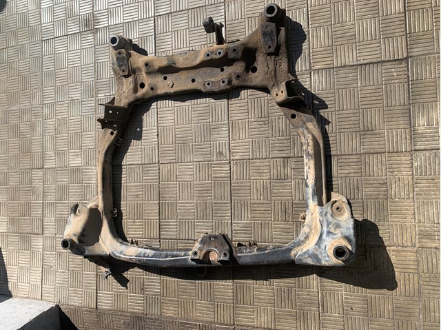 Підрамник передній 624052L000 HYUNDAI