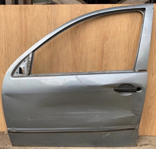 Водійські двері 6Y0831051 VAG