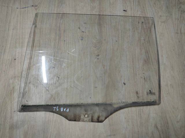 Скло задніх дверей, лівих 6Y6845205A VAG