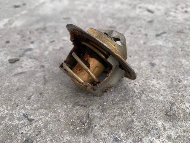 Кришка корпусу термостата 8200772985 RENAULT
