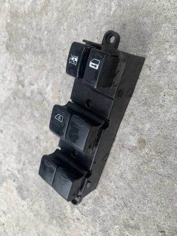 Кнопки переднього лівого склопід'ємника 83071FG090 SUBARU