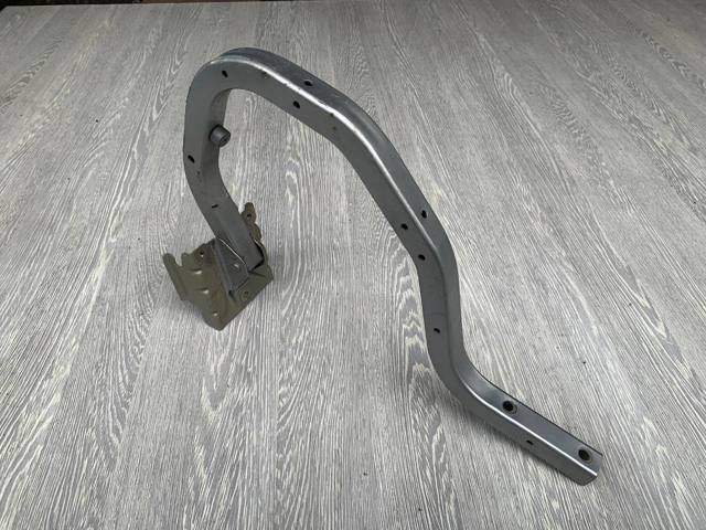 Петля кришки багажника 844004M500 NISSAN