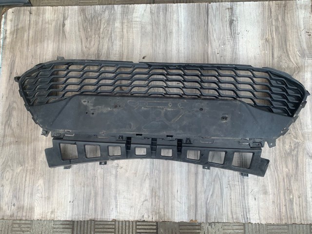Решітка переднього бампера 865612R500 HYUNDAI
