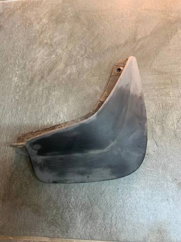 Бризговик задній, правий 96543039 GM
