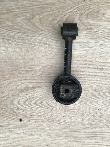 Подушка (опора) двигуна, права нижня 96852457 GM