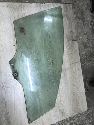 Скло передніх дверей, правих EG2158510 MAZDA