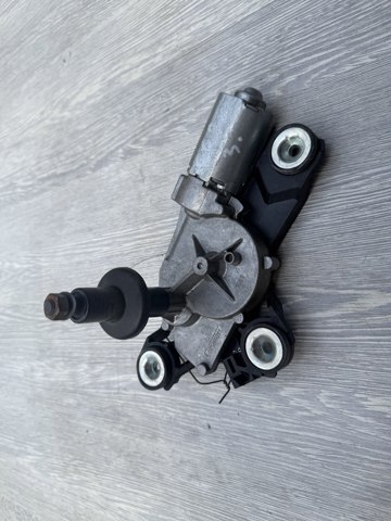Двигун склоочисника заднього скла F1FB17K441AA FORD