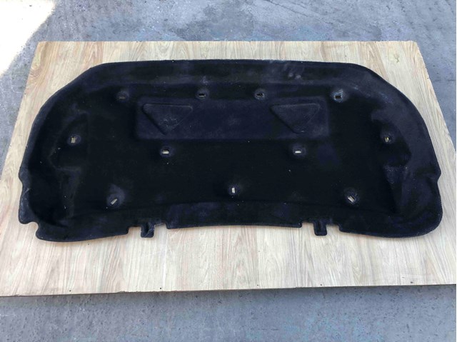 Шумка капота LR037857 LAND ROVER