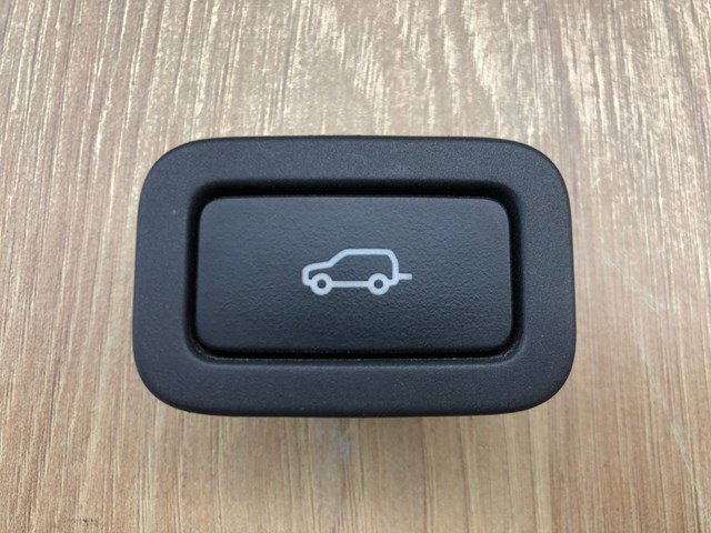 Кнопка приводу замка третіх/ п'ятих дверей LR040338 LAND ROVER