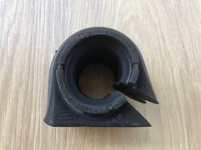 Втулка стабілізатора переднього LR043584 LAND ROVER