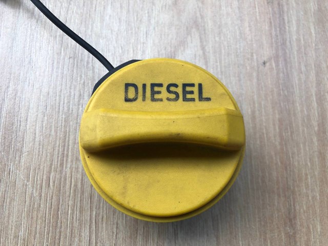 Пробка паливного бака LR053666 LAND ROVER