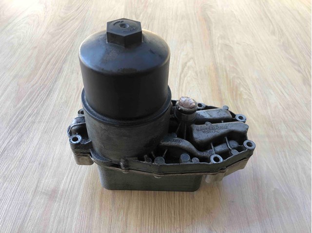 Корпус масляного фільтра LR061969 LAND ROVER