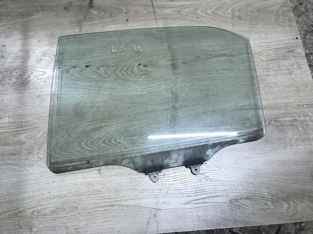 Скло задніх дверей, лівих MR525741 MITSUBISHI
