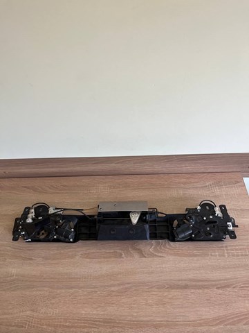 Замок п'ятих дверей 51247353615 BMW