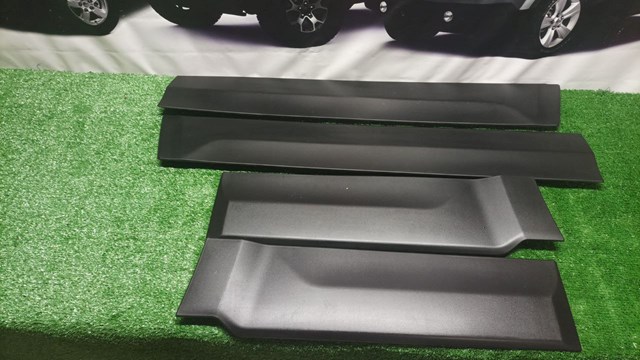 Молдинг задніх правих дверей, нижній 05182578AB CHRYSLER