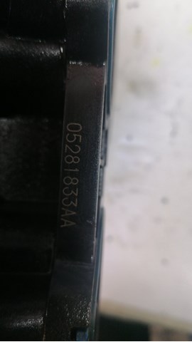 Колектор впускний 05281833AA CHRYSLER