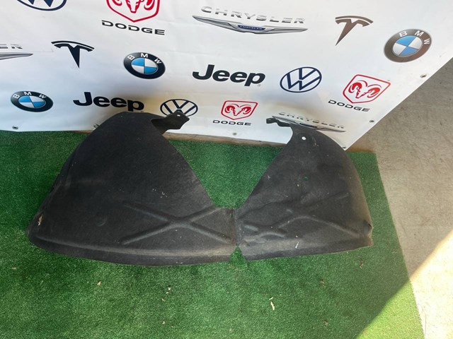 Підкрилок передній лівий 103424900H Tesla Model