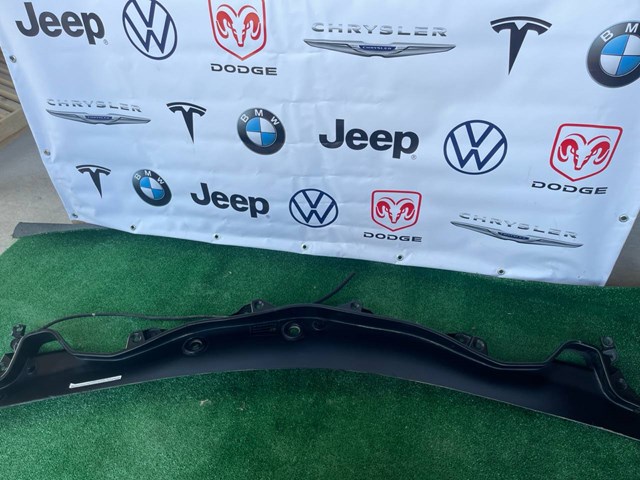 Водостік лобового скла, жабо 103624500E Tesla Model