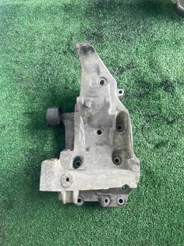 Кронштейн компресора кондиціонера 11167802639 BMW