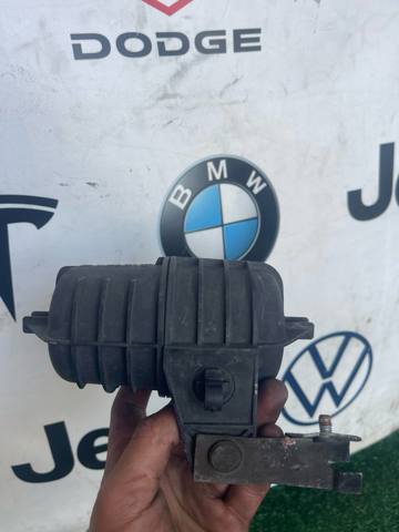 Бачок / демпфер вакуумної системи двигуна 11652247620 BMW