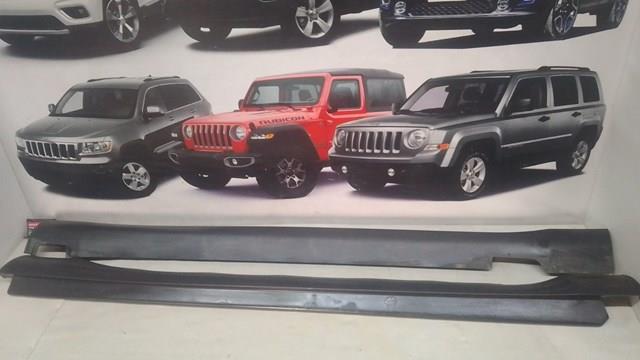 Накладка зовнішня (молдинг) порога, лівий 1YW37RXFAH CHRYSLER