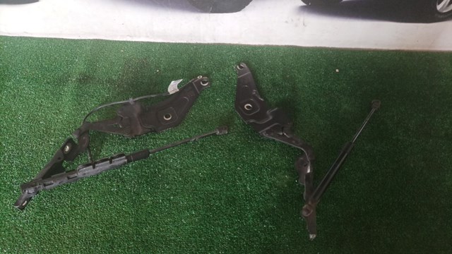 Амортизатор капота 51237148346 BMW