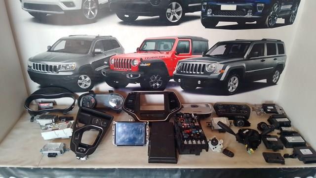 Антена замку двері 56046957AA CHRYSLER