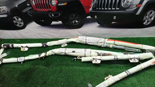 Подушка безпеки, збоку ліва айрбег 68100767AC CHRYSLER