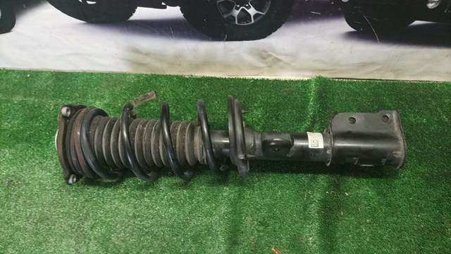 Стійка передня права 68259676AB CHRYSLER