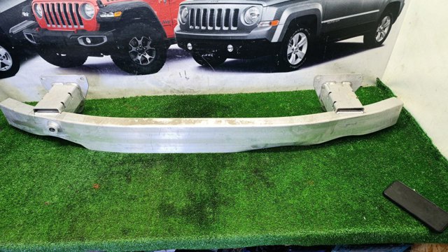 Швелер бампера 68285660AA CHRYSLER