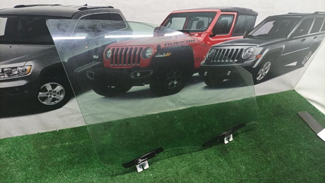 Скло пасажирських дверей 68292952AC CHRYSLER