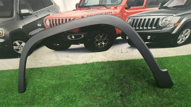 Молдинг передньої арки колеса, лівий 68315995AC CHRYSLER