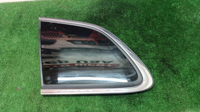 Скло багажного відсіку, ліве 68377739AA CHRYSLER