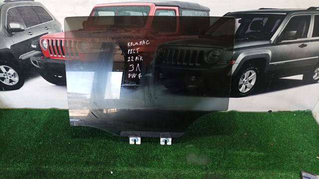 Скло задньої двері лівої 68391493AA CHRYSLER