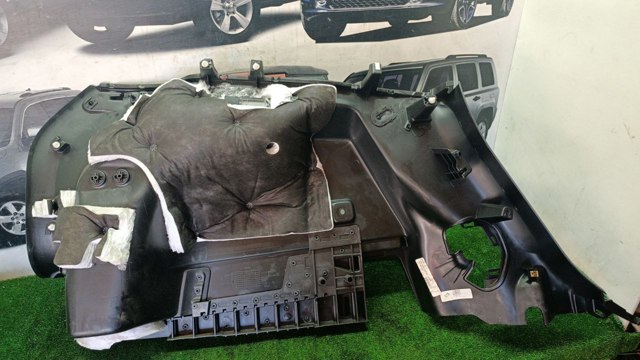Облицювання багажного відсіку, праве 6AV38DX9AF CHRYSLER