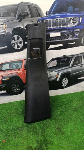Обшивка стійки кузова внутрішня, середня права 6FF58DX9AA CHRYSLER
