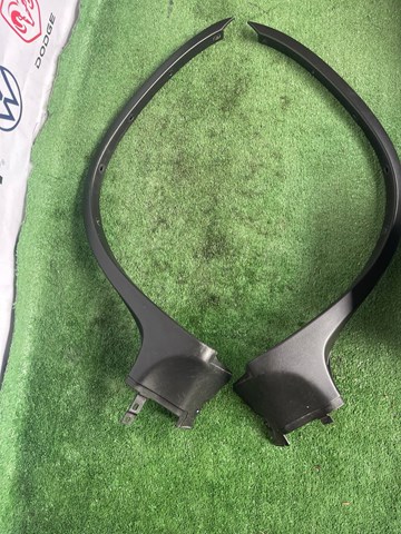 Молдинг передньої арки колеса, правий 8408704 BMW