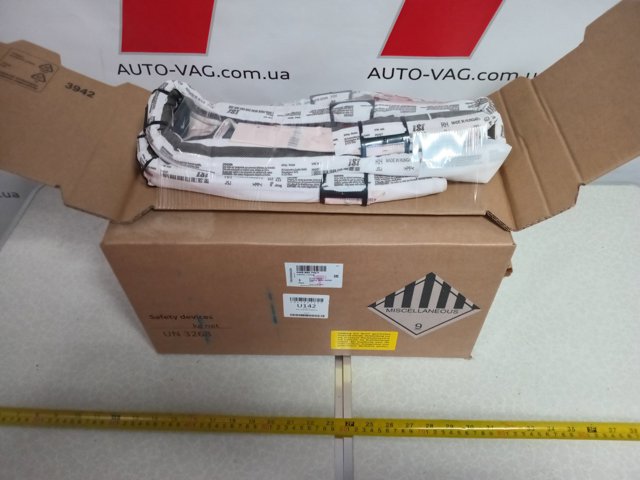 Подушка безпеки, збоку права айрбег 4M8880742F VAG