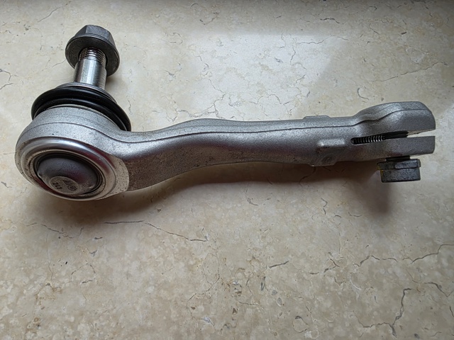 Наконечник рульовий 32106871889 BMW