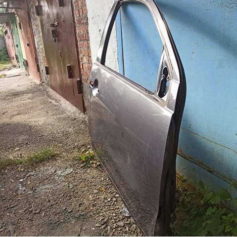 Дверка передня права 5700A872 MITSUBISHI