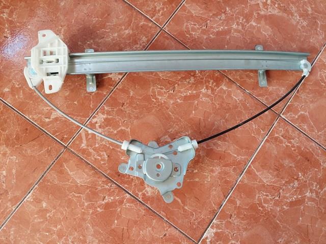 Склопідйомник з електродвигуном Hyundai H-1 STAREX Starex