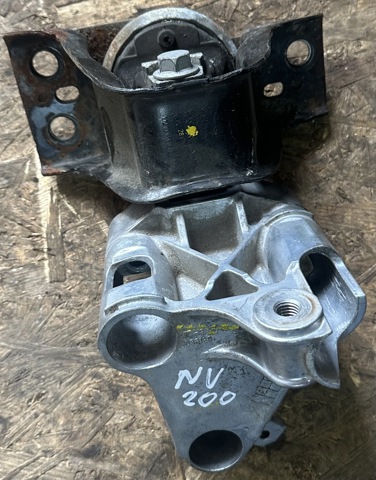 Подушка передньої опори двигуна 11210AY60A NISSAN