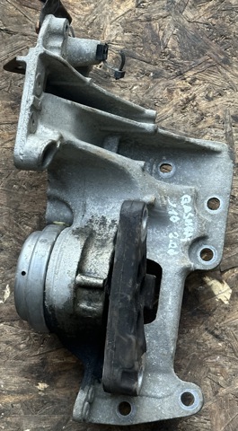 Подушка (опора) двигуна, ліва верхня 11220JD700 NISSAN