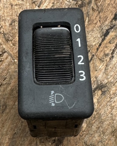 Кнопка коректора фар 251908H700 NISSAN