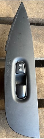 Кнопки переднього правого склопід'ємника 254114BA0A NISSAN