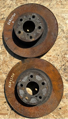 Диск переднього гальма 26300AE070 SUBARU