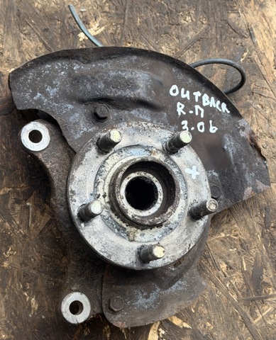 Вісь передня і поворотні кулаки 28313AE020 SUBARU