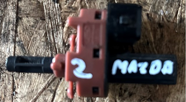 Датчик включення зчеплення 2S6T7C534AA MAZDA